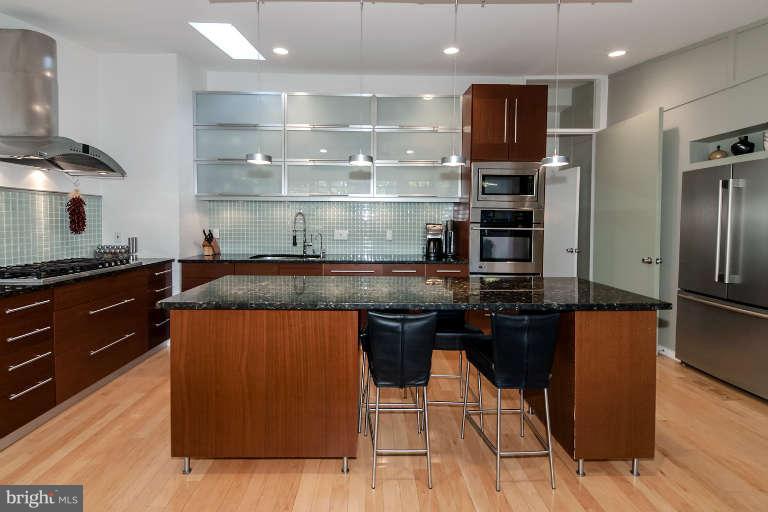 7526 Elba Road Alexandria, VA 22306 - Photo 7 of 30 Kitchen
