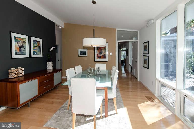 7526 Elba Road Alexandria, VA 22306 - Photo 9 of 30 Dining Room