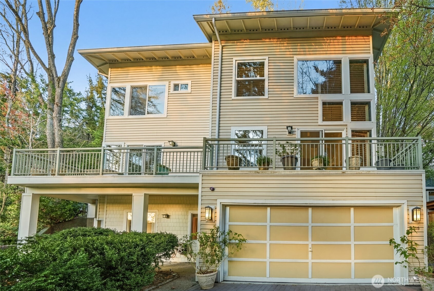 4525 47th Avenue South Seattle, WA 98118 - Photo 1 of 29