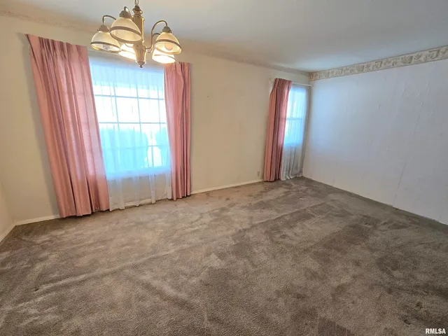 $155,900 | 405 Westhaven Drive, Centralia, IL 62801