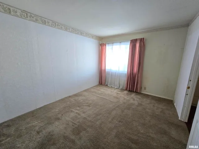 $155,900 | 405 Westhaven Drive, Centralia, IL 62801