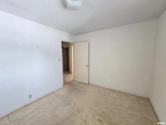 $155,900 | 405 Westhaven Drive, Centralia, IL 62801