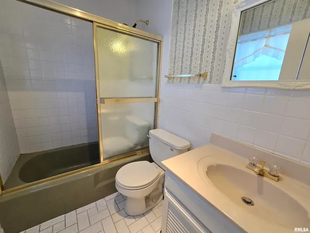 $155,900 | 405 Westhaven Drive, Centralia, IL 62801