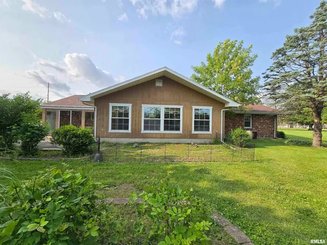 $155,900 | 405 Westhaven Drive, Centralia, IL 62801