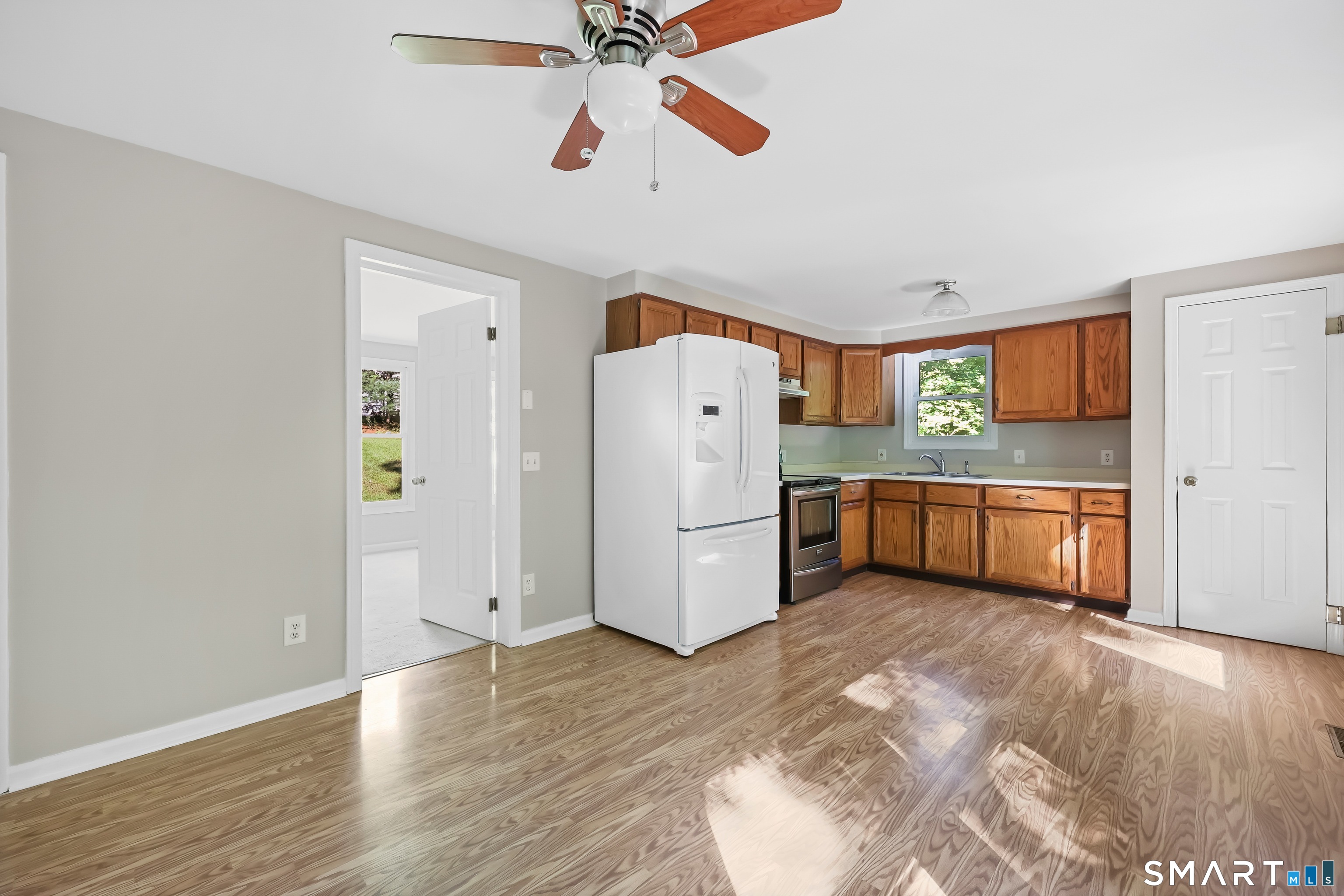 61 Rolling Green Road Bethany, CT 06524 - Photo 11 of 34 Kitchen