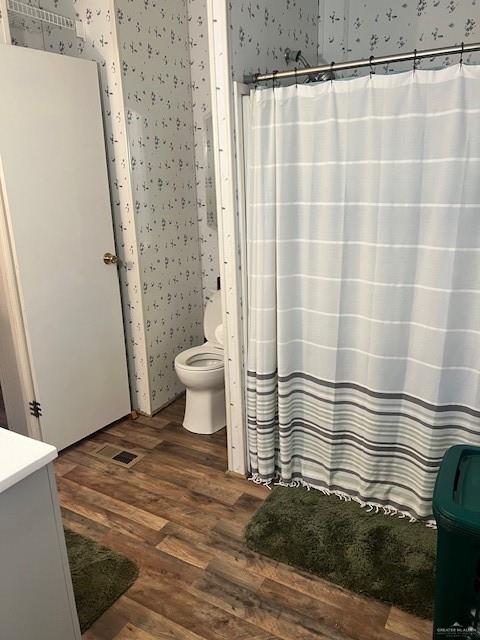 215 South Valley View Road, Unit 34 Donna, TX 78537 - Photo 18 of 24 a bathroom with a sink toilet and shower