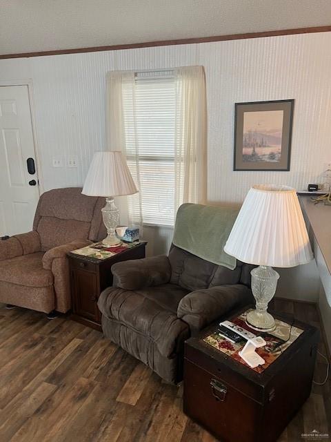 215 South Valley View Road, Unit 34 Donna, TX 78537 - Photo 6 of 24 a living room with furniture and a lamp