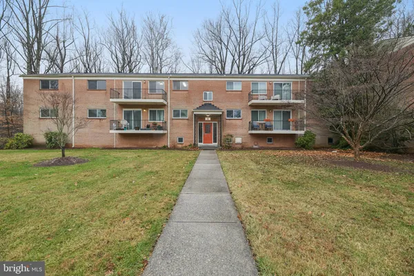$299,000 | 10607 Weymouth Street, Unit W201, Bethesda, MD 20814
