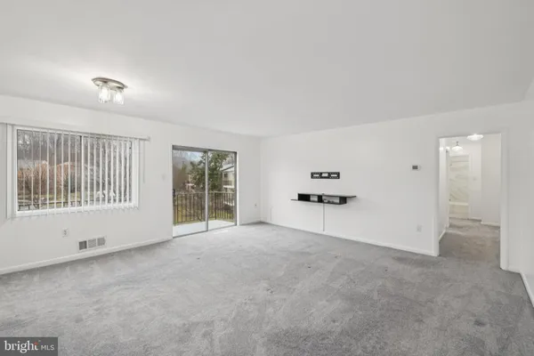 $299,000 | 10607 Weymouth Street, Unit W201, Bethesda, MD 20814