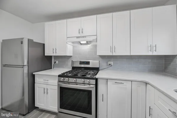 $299,000 | 10607 Weymouth Street, Unit W201, Bethesda, MD 20814