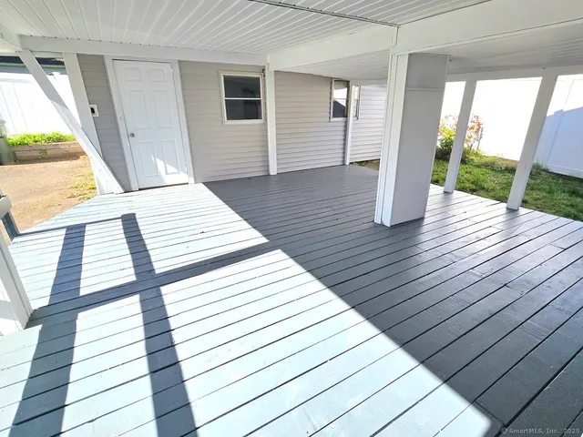 $2,400 | 387 Quaker Lane South, West Hartford, CT 06119