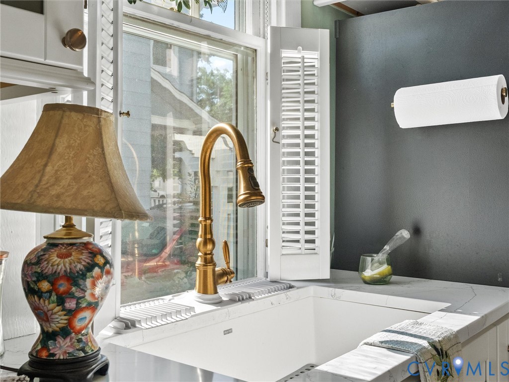 1812 Seddon Road Richmond, VA 23227 - Photo 25 of 56 Deep single-basin sink with an ornate brass-finish