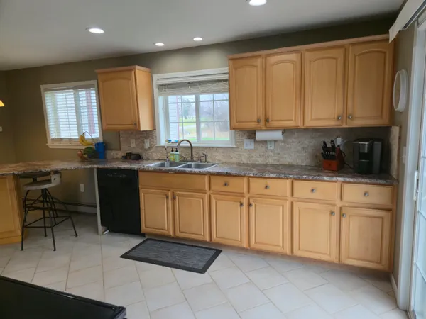 $339,000 | 76845 North Avenue, Armada, MI 48005