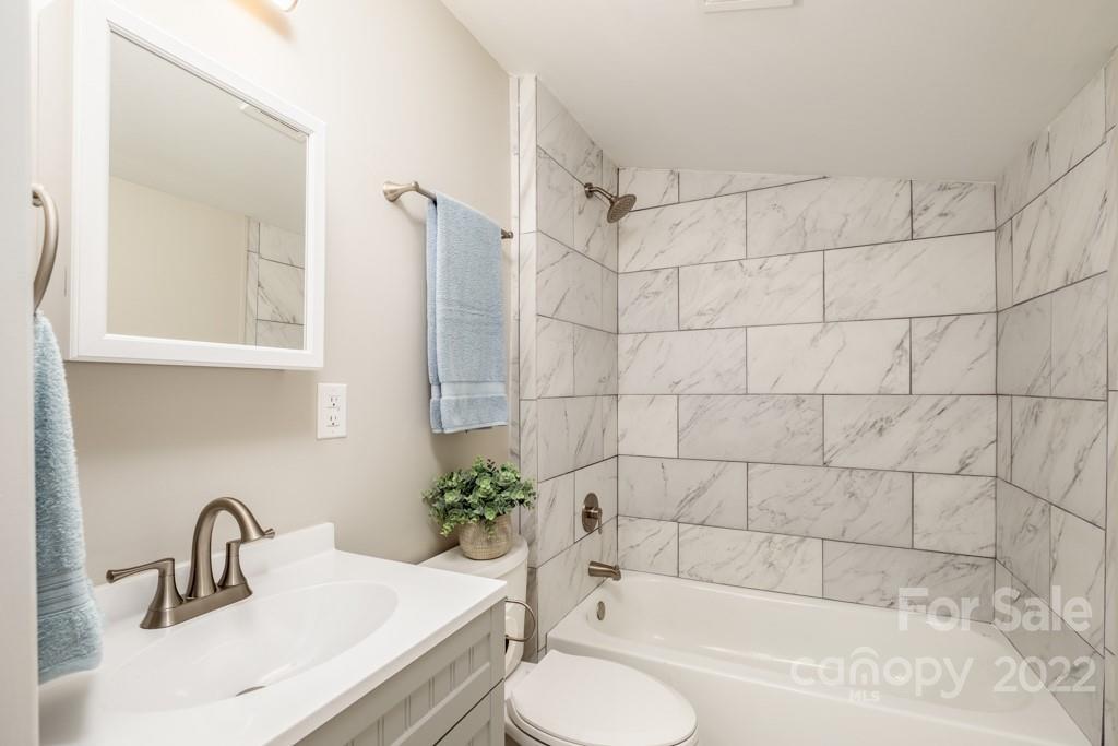 25 Beaver Street Tryon, NC 28782 - Photo 5 of 17 Gallery Image 5