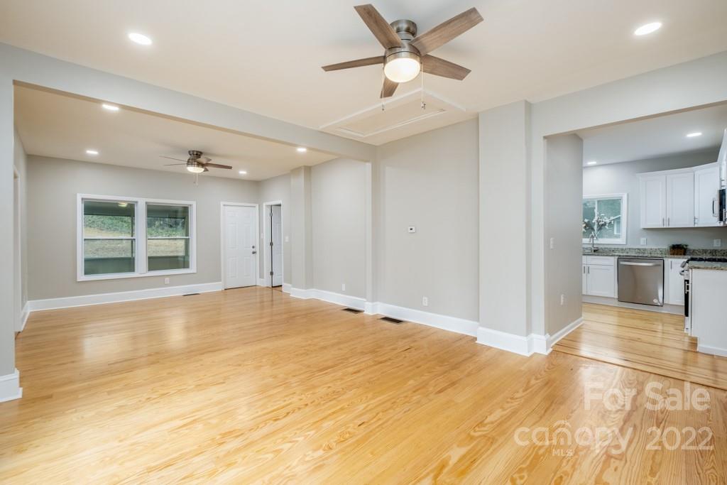 25 Beaver Street Tryon, NC 28782 - Photo 10 of 17 Gallery Image 10