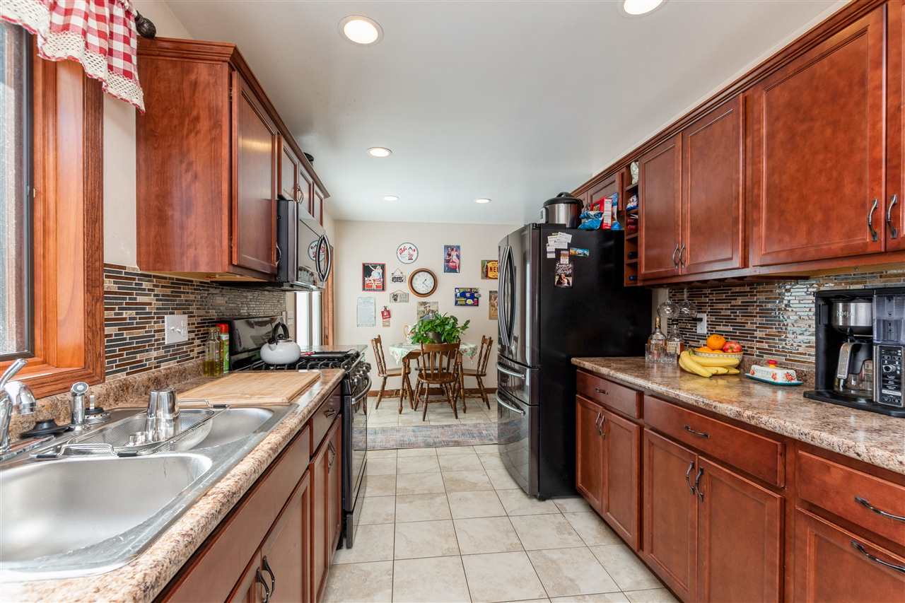 161 Red Wing Road Southwest Cedar Rapids, IA 52404 - Photo 5 of 25 Gallery Image 5