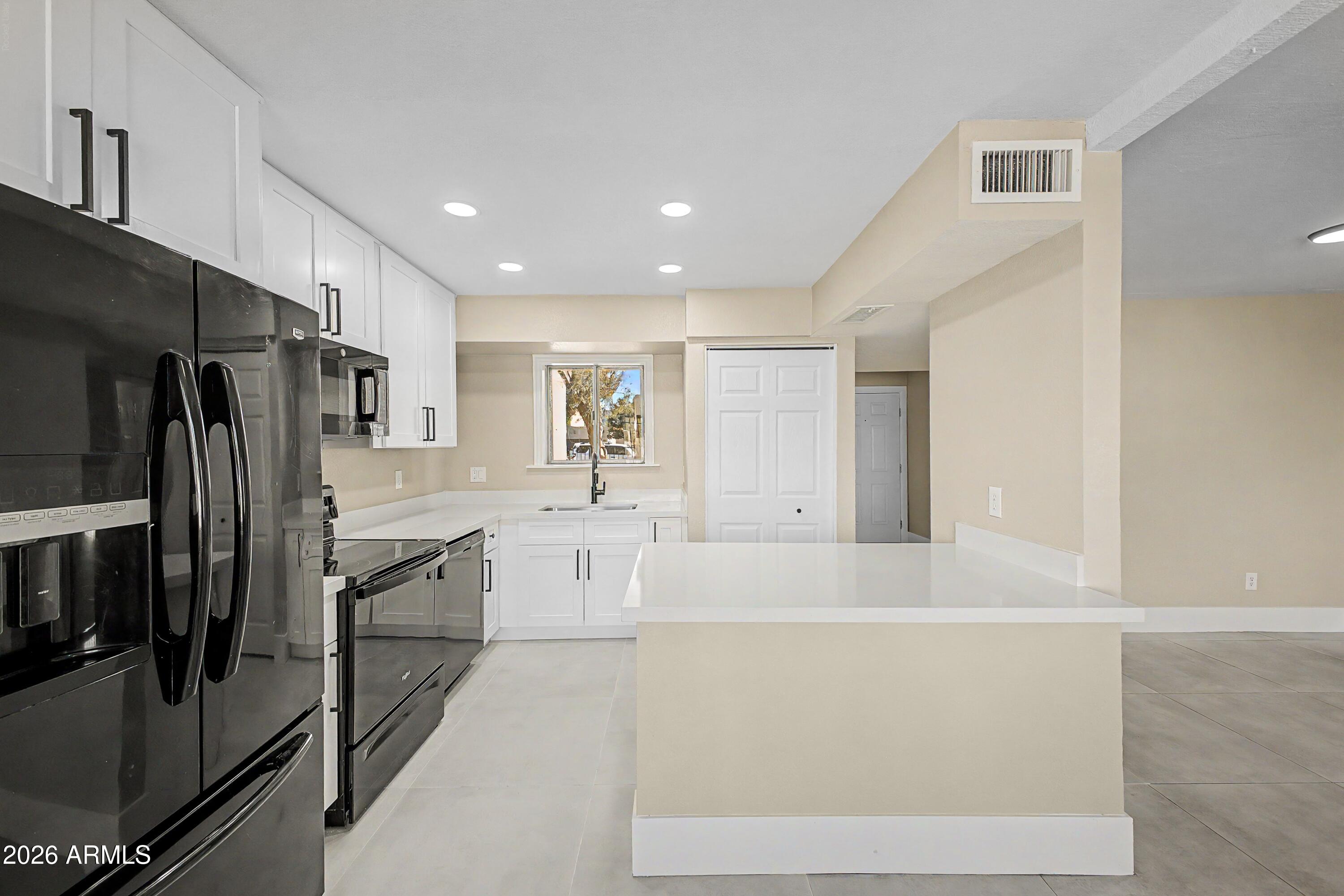 440 East Hidalgo Avenue Phoenix, AZ 85040 - Photo 2 of 24 15-Hidalgo