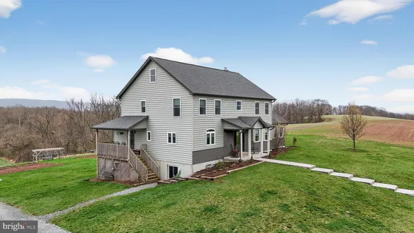 $400,000 | 350 Middle Road, Millersburg, PA 17061