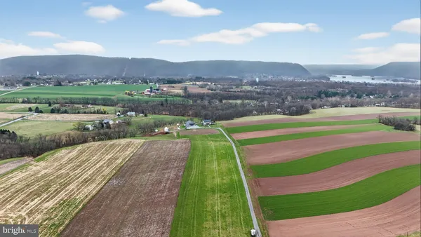 $400,000 | 350 Middle Road, Millersburg, PA 17061