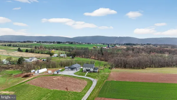 $400,000 | 350 Middle Road, Millersburg, PA 17061