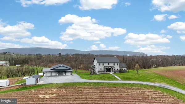 $400,000 | 350 Middle Road, Millersburg, PA 17061