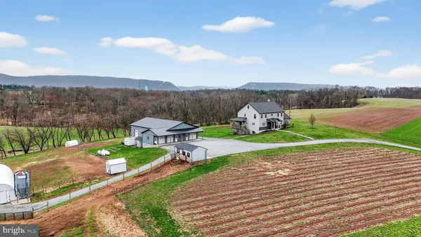 $400,000 | 350 Middle Road, Millersburg, PA 17061