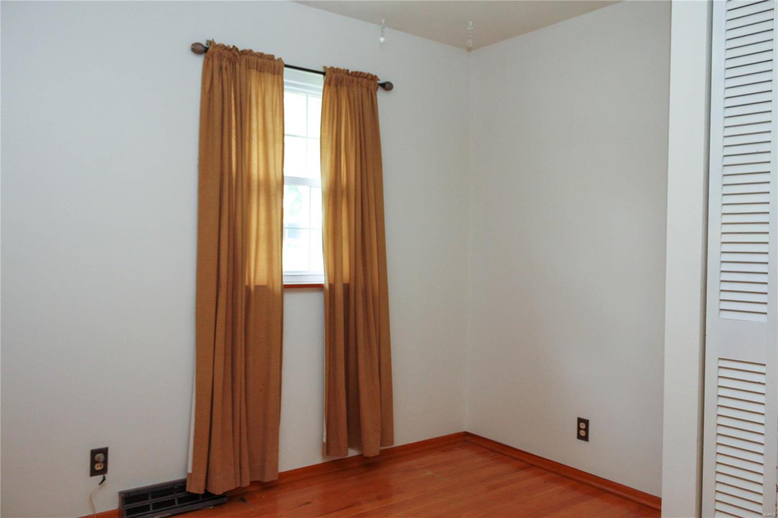 316 Pleasant Ridge Road Fairview Heights, IL 62208 - Photo 5 of 13 Gallery Image 5