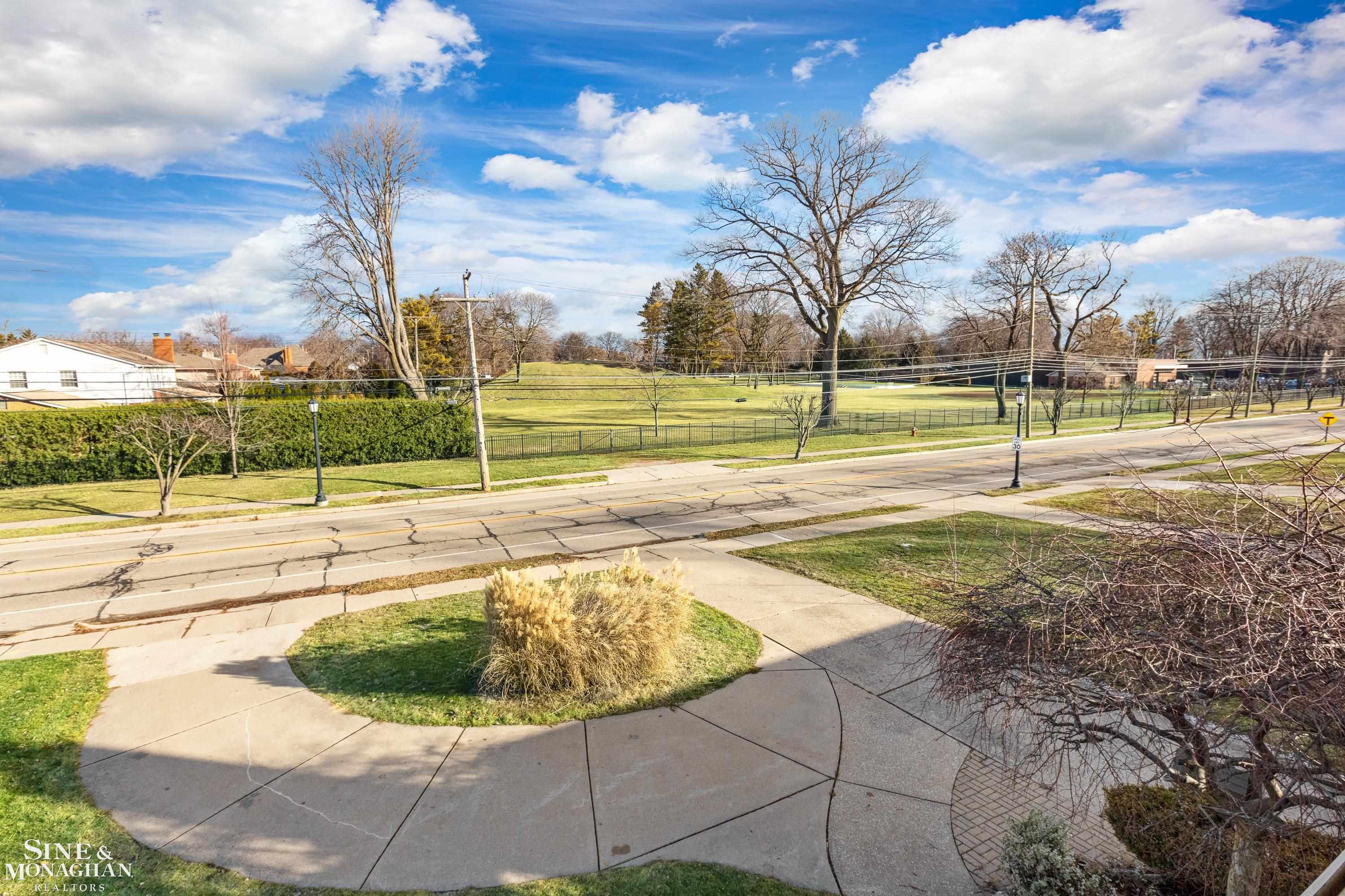 41 Vernier Road Grosse Pointe, MI 48236 - Photo 22 of 41 50101414-21.JPG