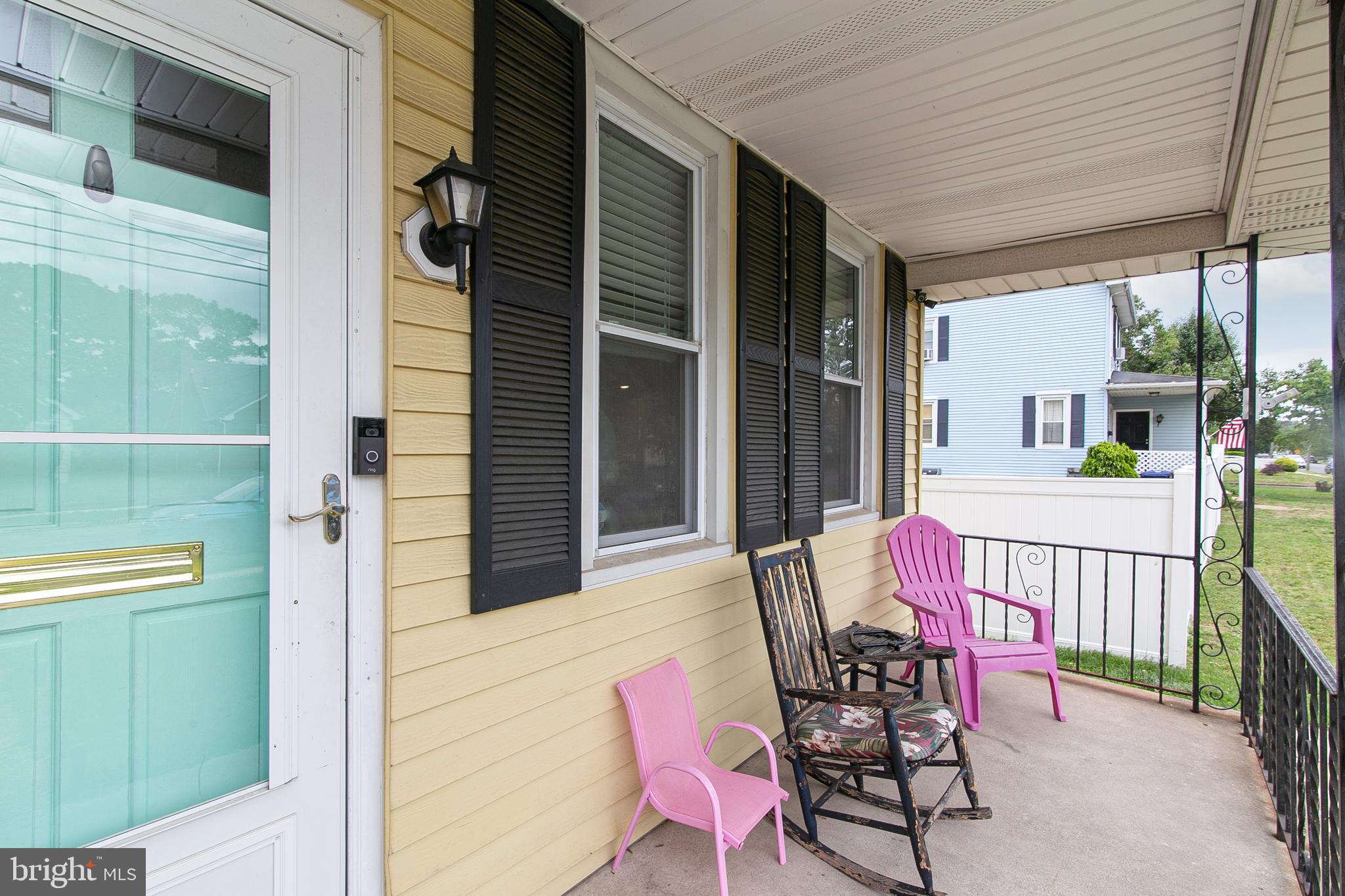 327 Delaware Avenue Riverside, NJ 08075 - Photo 2 of 27