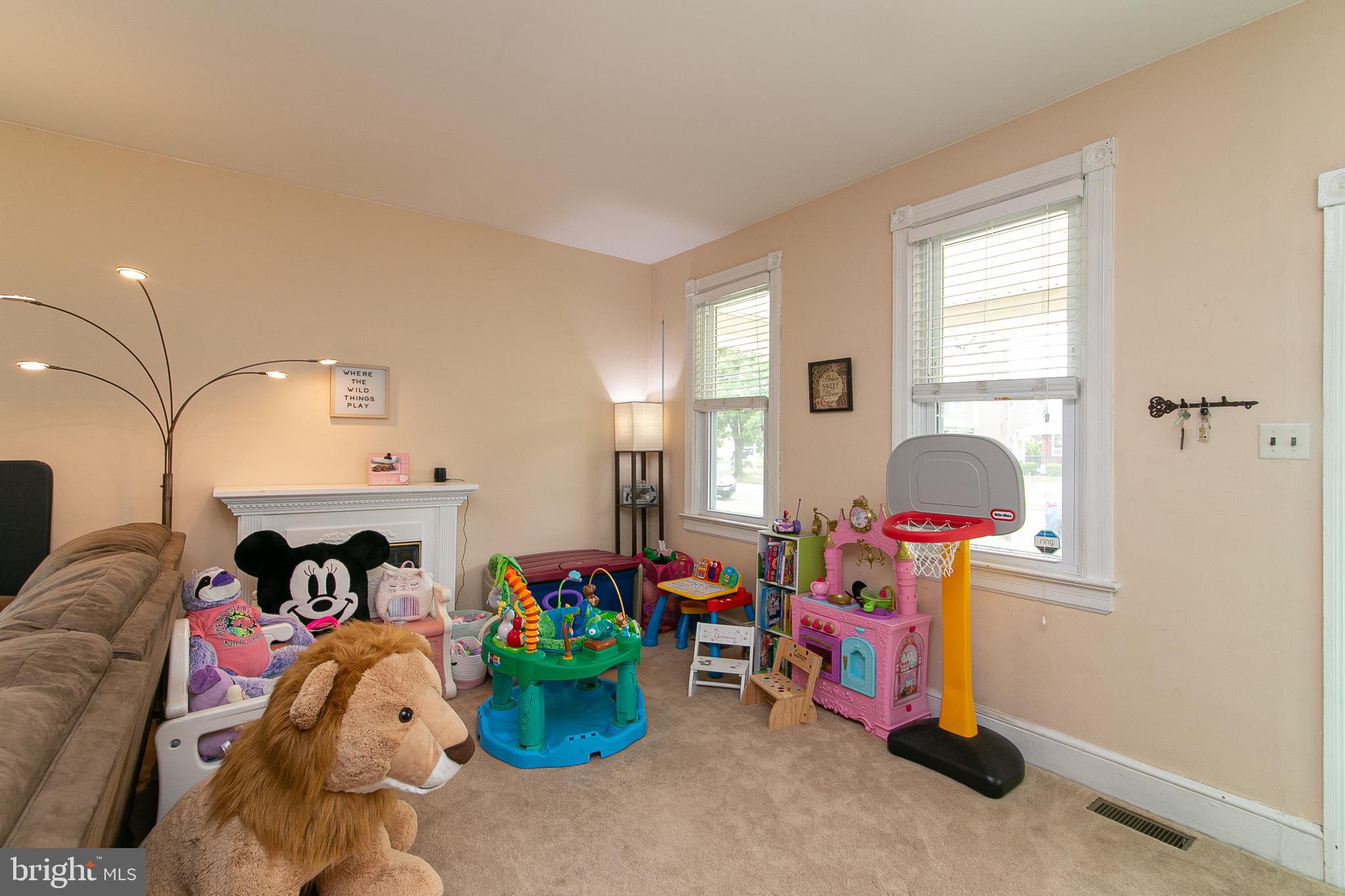 327 Delaware Avenue Riverside, NJ 08075 - Photo 3 of 27