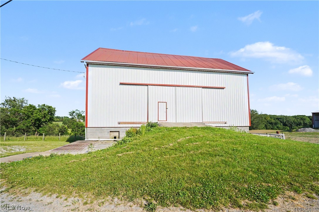 46766 Clarkson Road Rogers, OH 44455 - Photo 8 of 41