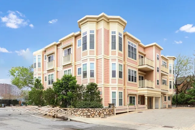 $879,900 | 61 Bolton Street, Unit 304, Cambridge, MA 02140