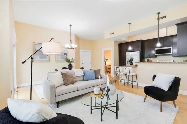 $879,900 | 61 Bolton Street, Unit 304, Cambridge, MA 02140