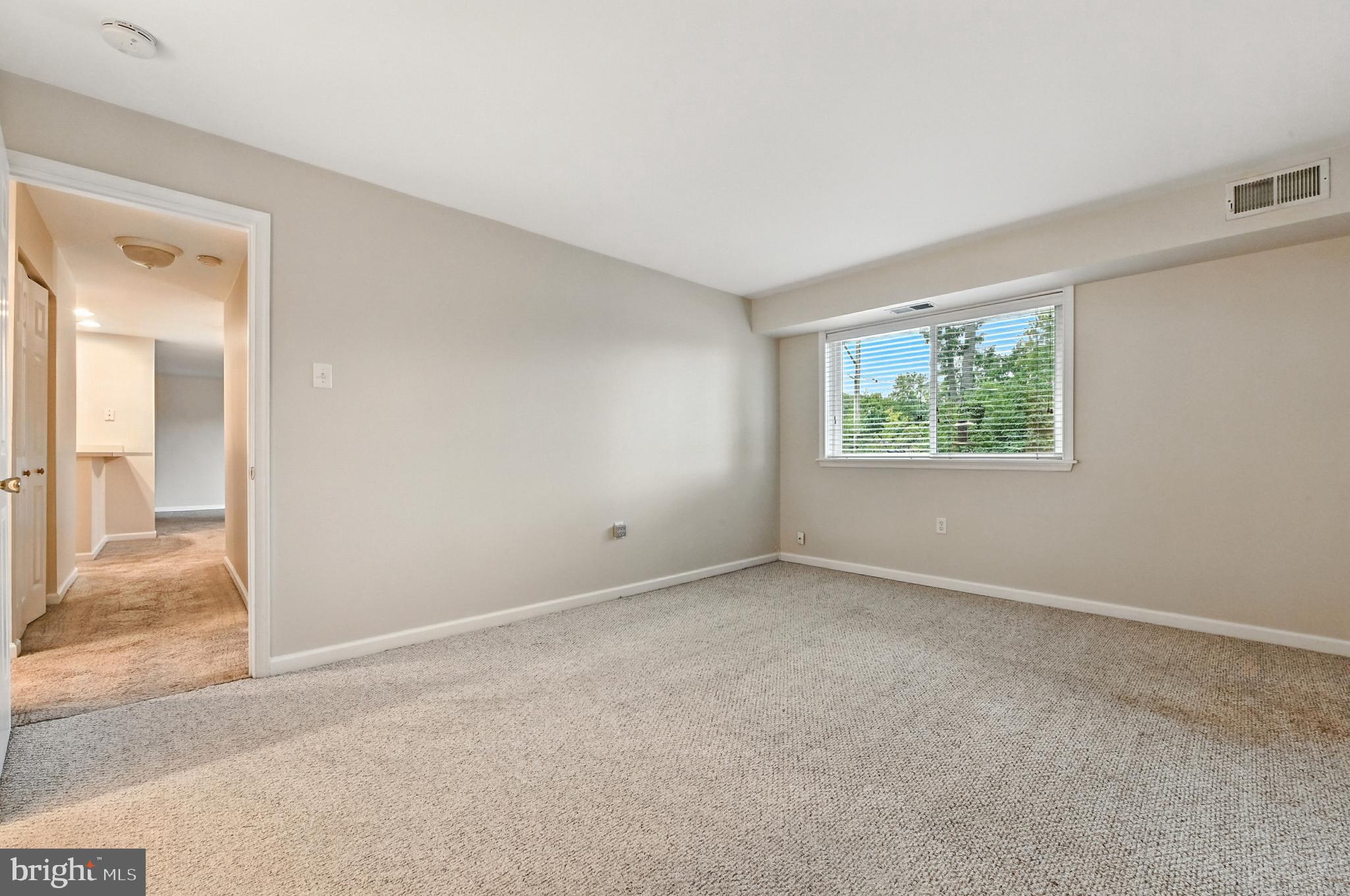 206 F Victor Parkway, Unit 206F Annapolis, MD 21403 - Photo 11 of 21 an empty room with windows