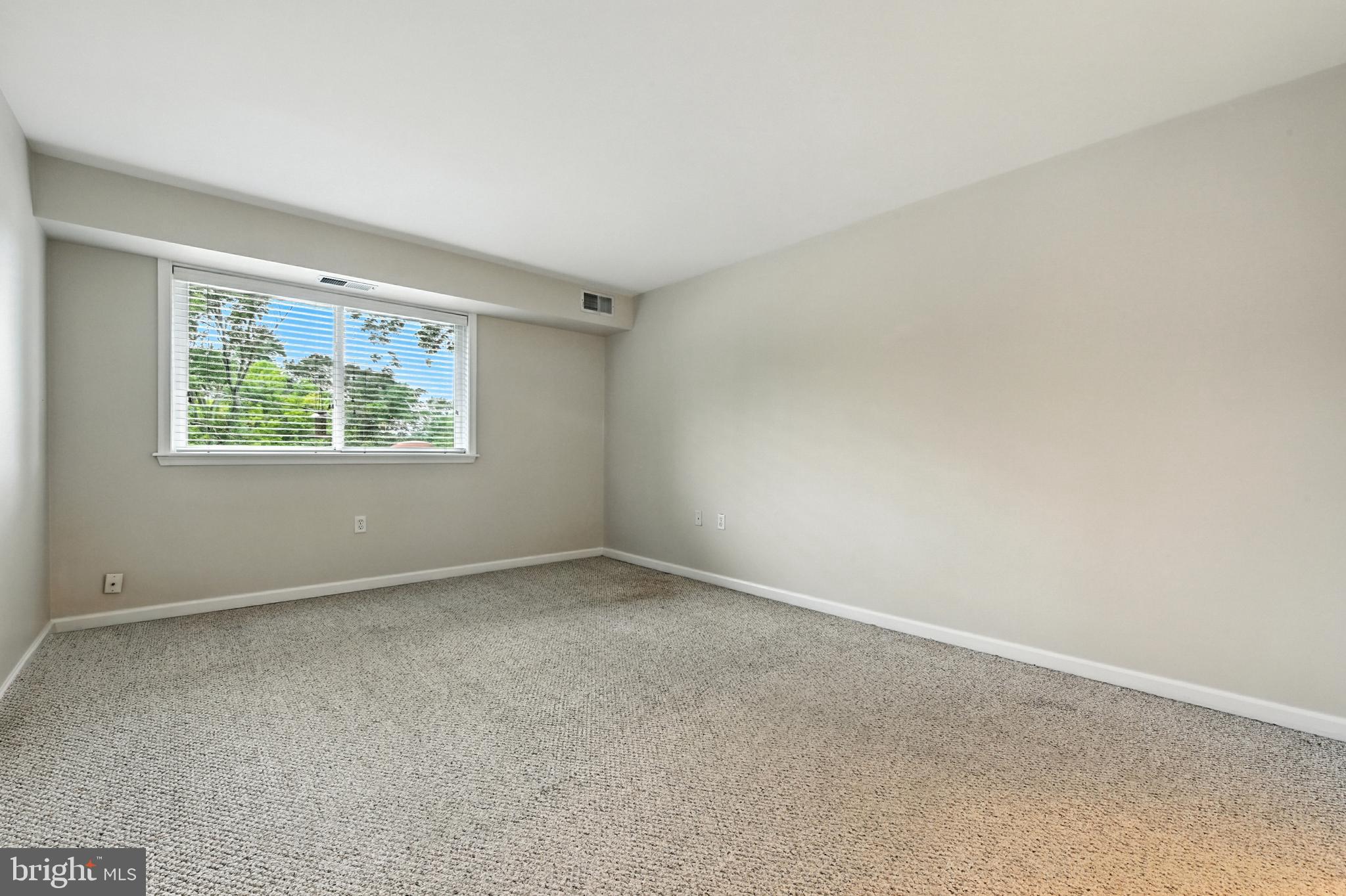 206 F Victor Parkway, Unit 206F Annapolis, MD 21403 - Photo 15 of 21 an empty room with windows