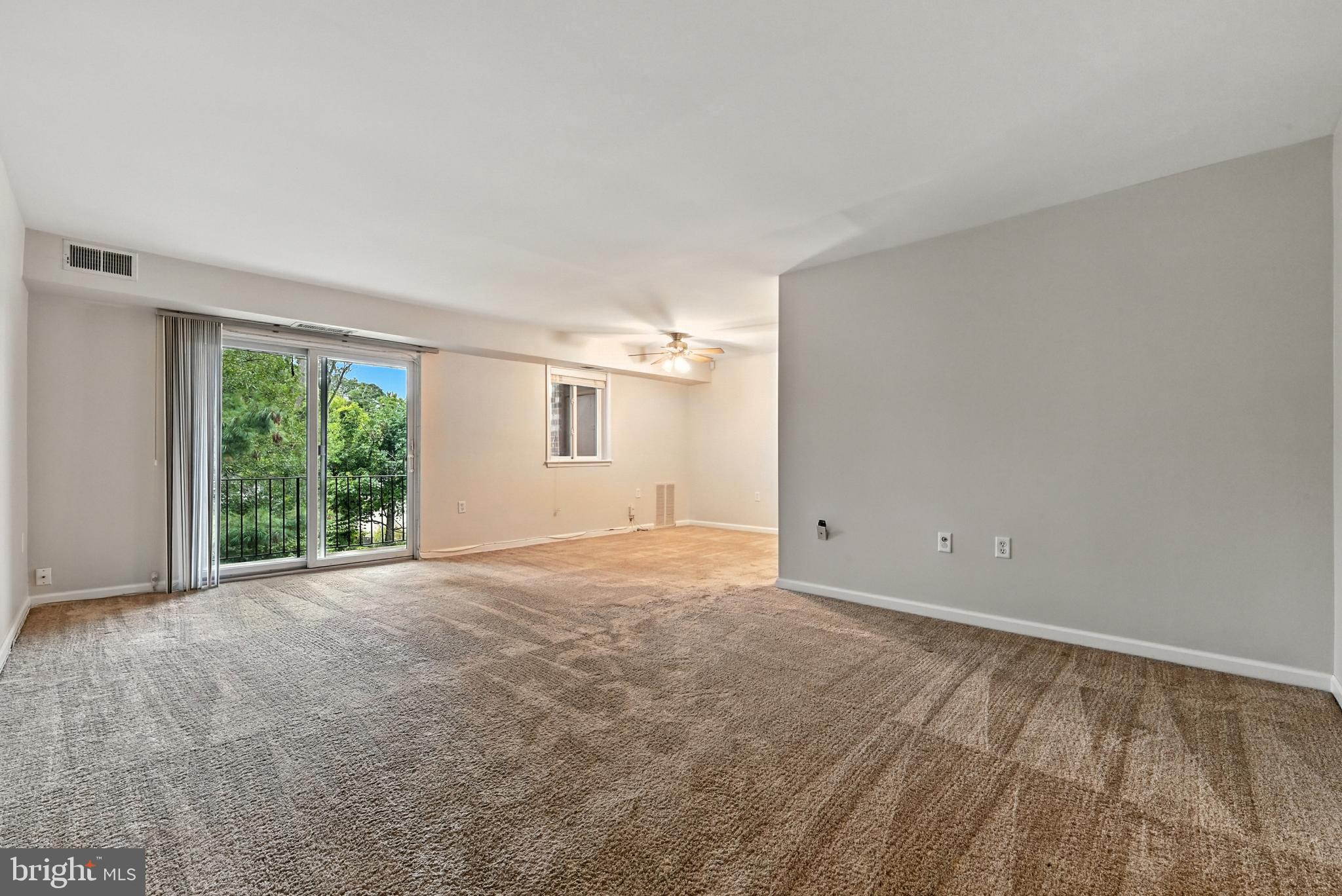 206 F Victor Parkway, Unit 206F Annapolis, MD 21403 - Photo 5 of 21 a view of an empty room with a window