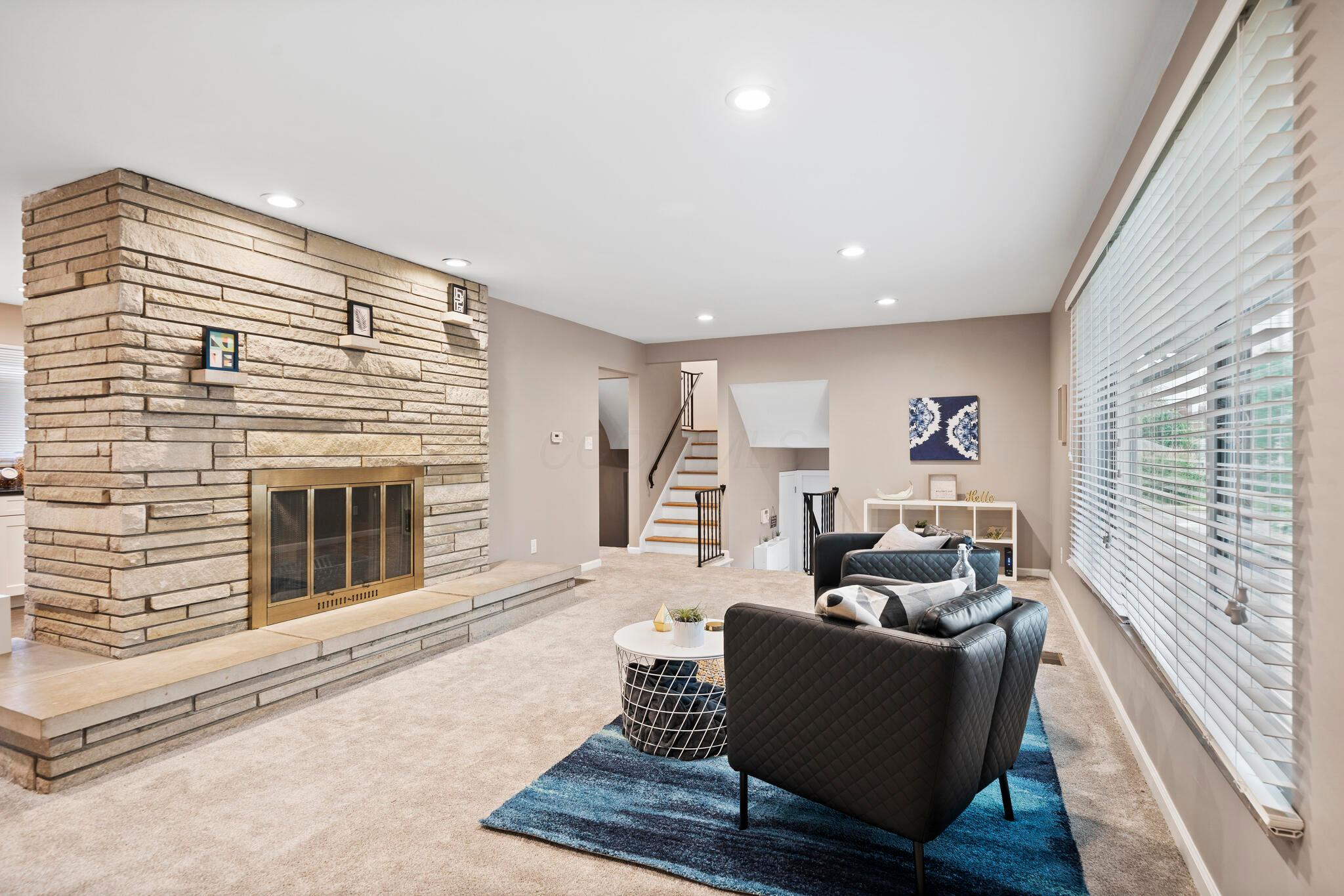 277 South James Road Columbus, OH 43213 - Photo 9 of 36 DSC01337