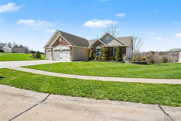 $525,000 | 6713 Silverstone Court, Byrnes Mill, MO 63051