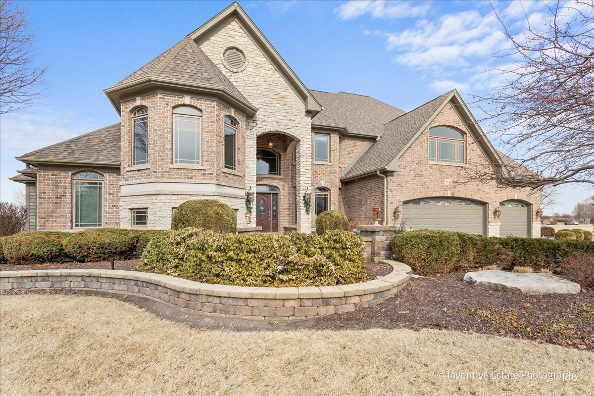 5030 Half Round Road Oswego, IL 60543 - Photo 2 of 30