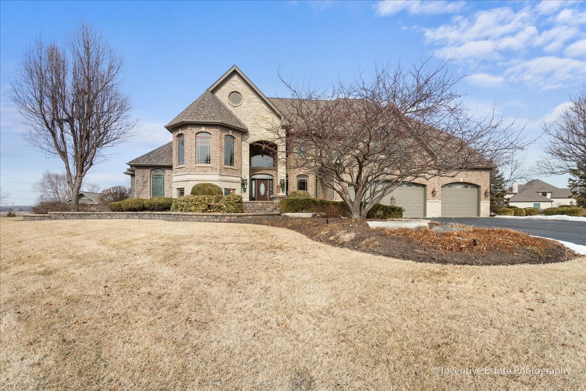 5030 Half Round Road Oswego, IL 60543 - Photo 3 of 30