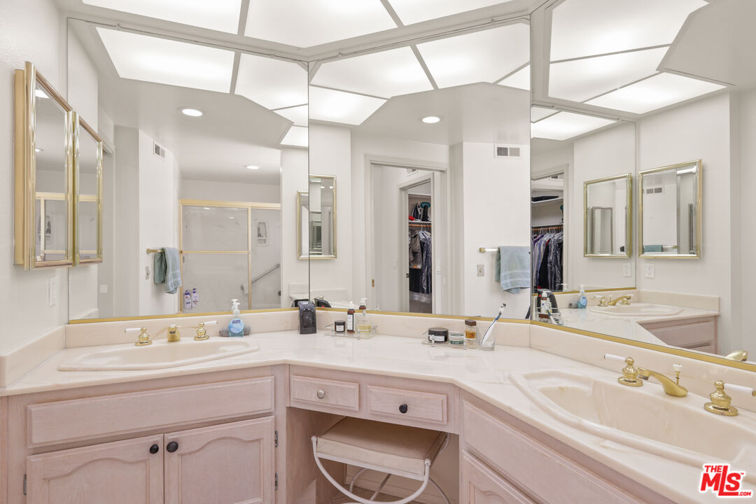 12119 Falcon Crest Way Porter Ranch, CA 91326 - Photo 36 of 49 Gallery Image 36