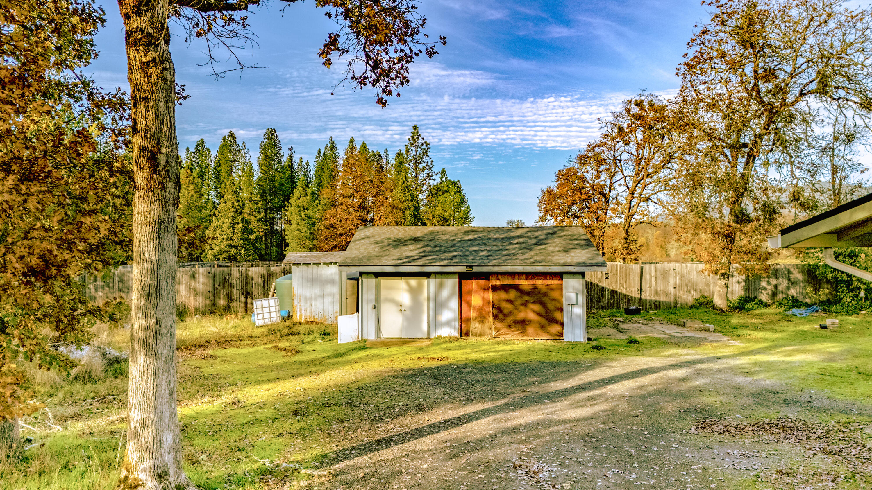 212 Martin Road Cave Junction, OR 97523 - Photo 19 of 23 212-47