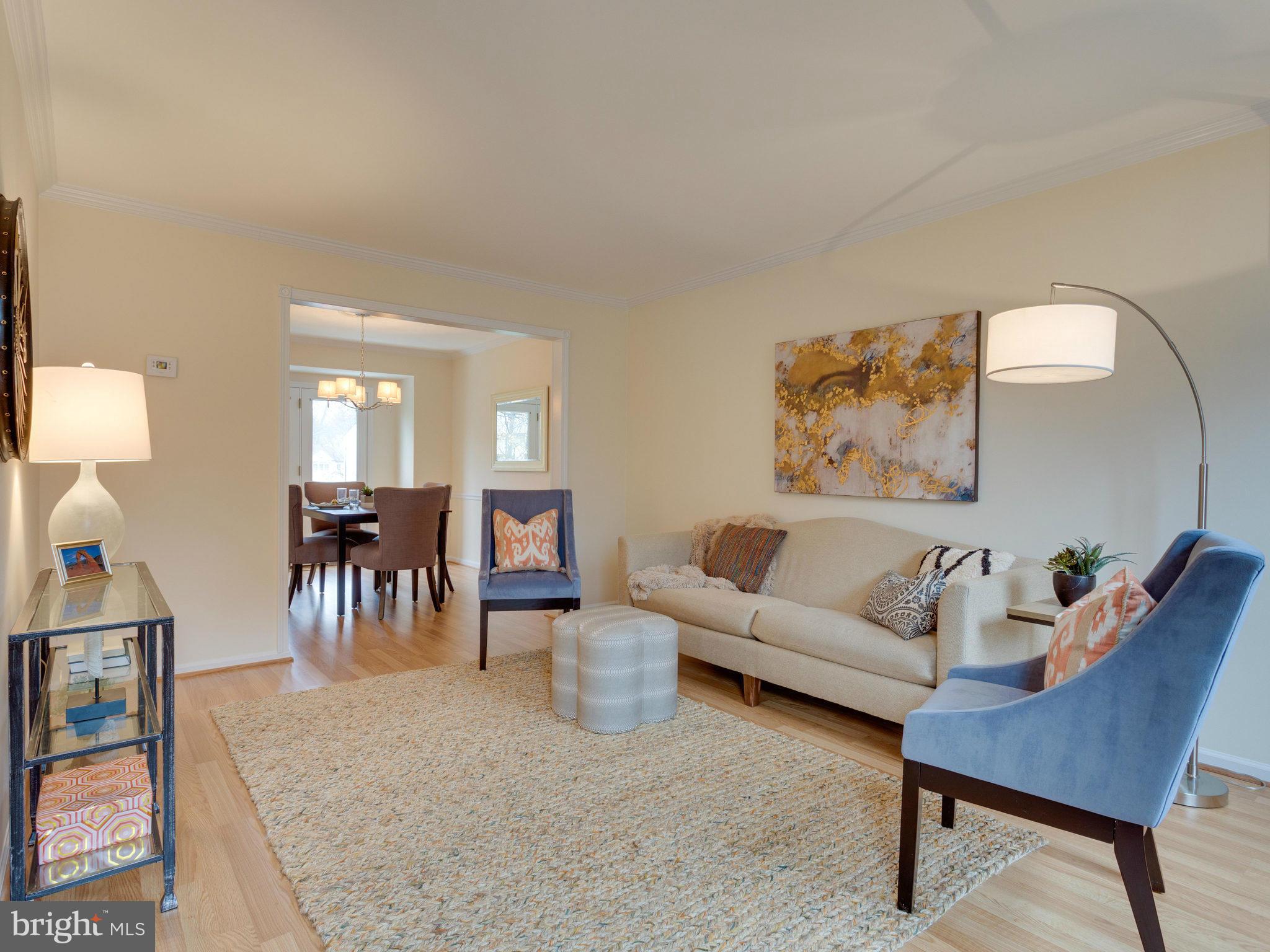 7960 Forest Path Way Springfield, VA 22153 - Photo 4 of 19 BRIGHT & SPACIOUS LIVING ROOM