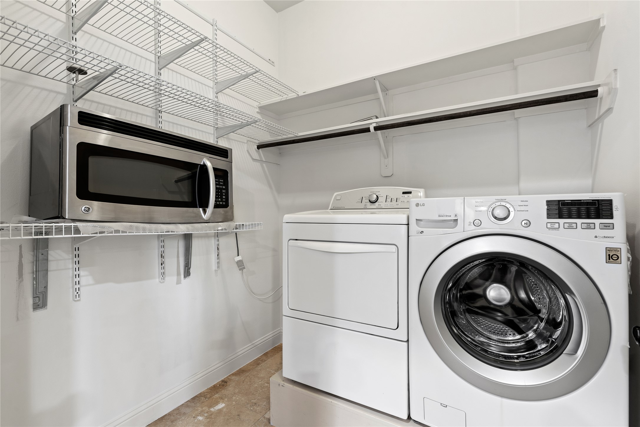933 West 24th Street, Unit A Houston, TX 77008 - Photo 13 of 41 a utility room with dryer and washer