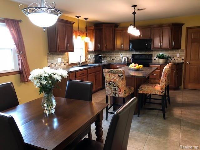623 Ridgeview Drive Corunna, MI 48817 - Photo 4 of 33 2b.jpg