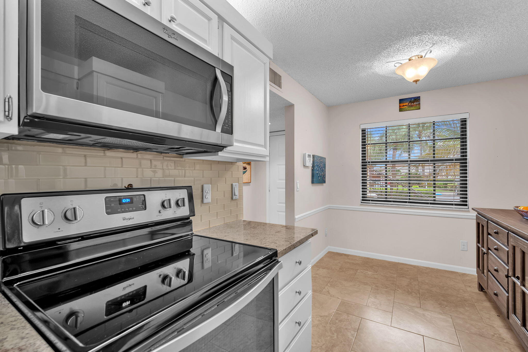 2061 Keystone Drive, Unit B Jupiter, FL 33458 - Photo 8 of 43 35-web-or-mls-DSC01279