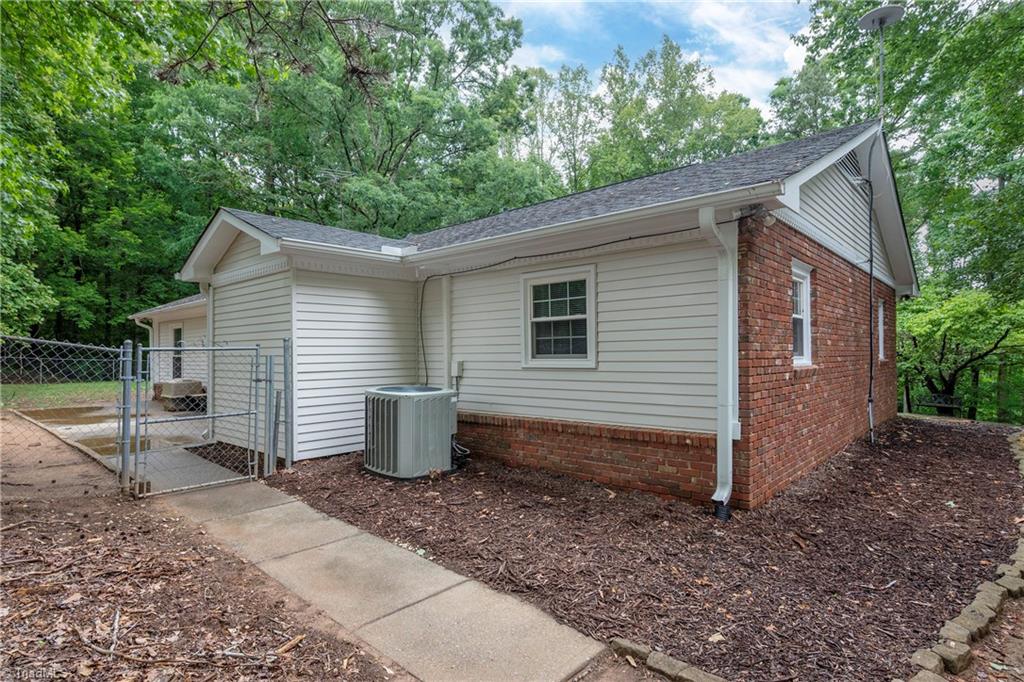 6404 Walnut Cove Road Walkertown, NC 27051 - Photo 34 of 44