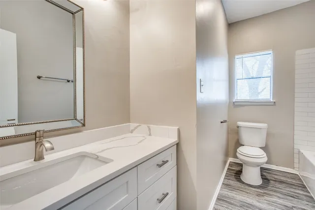 a bathroom with a bathtub