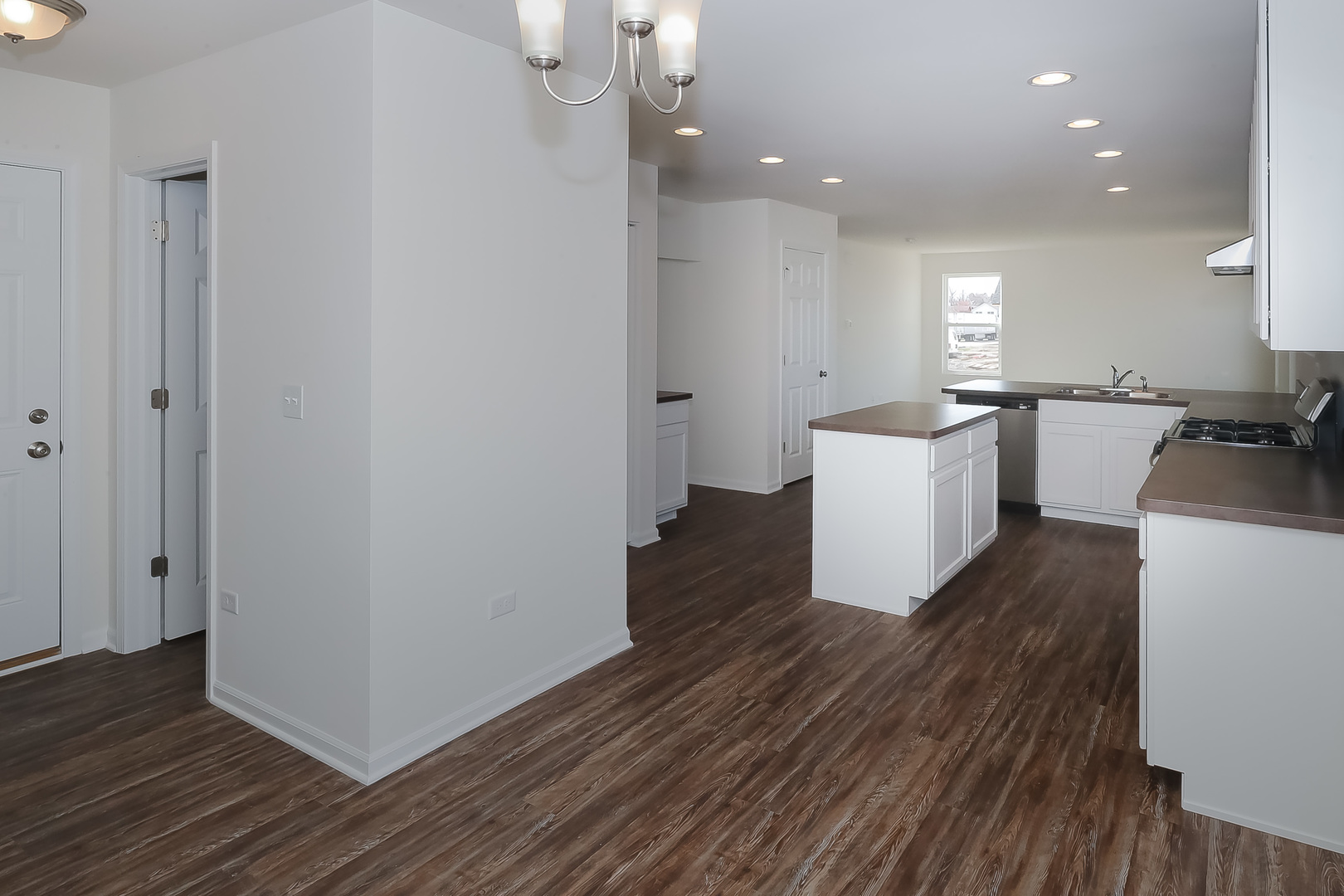 508 Endicott Road South Elgin, IL 60177 - Photo 10 of 26 Gallery Image 10