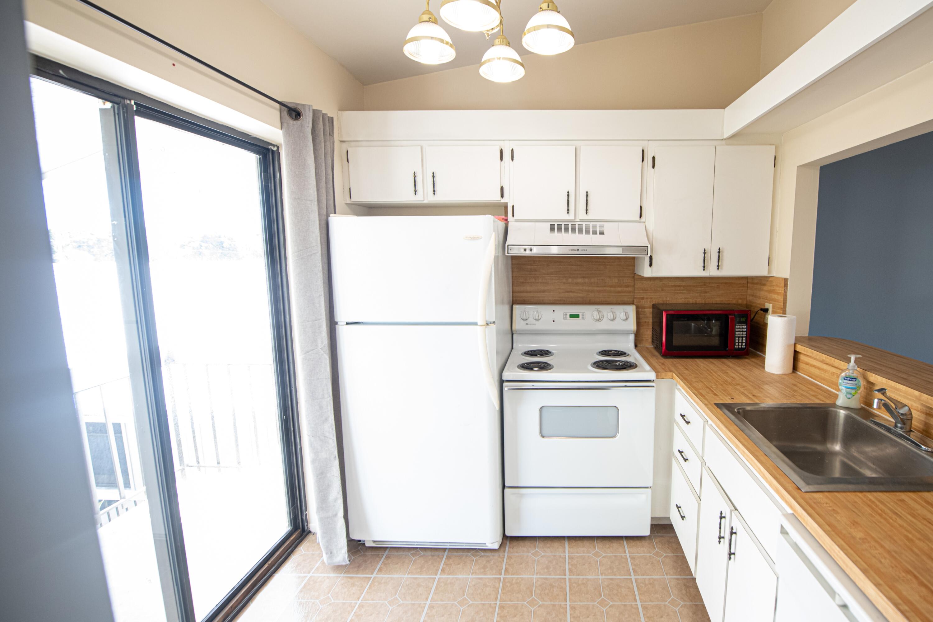 800 Northwest Fork Road, Unit 10P Stuart, FL 34994 - Photo 5 of 24 Kitchen
